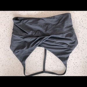 Lululemon twist long lined bra